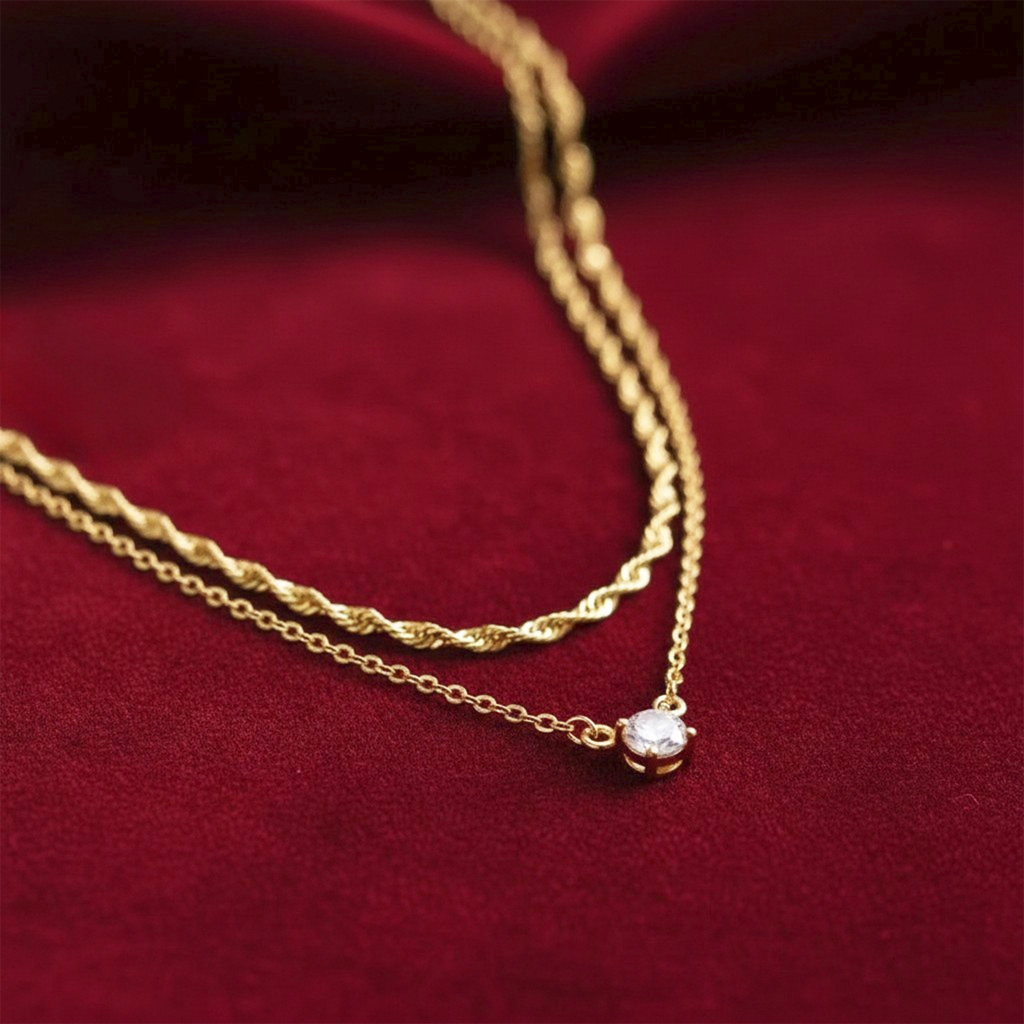 Solitaire necklace