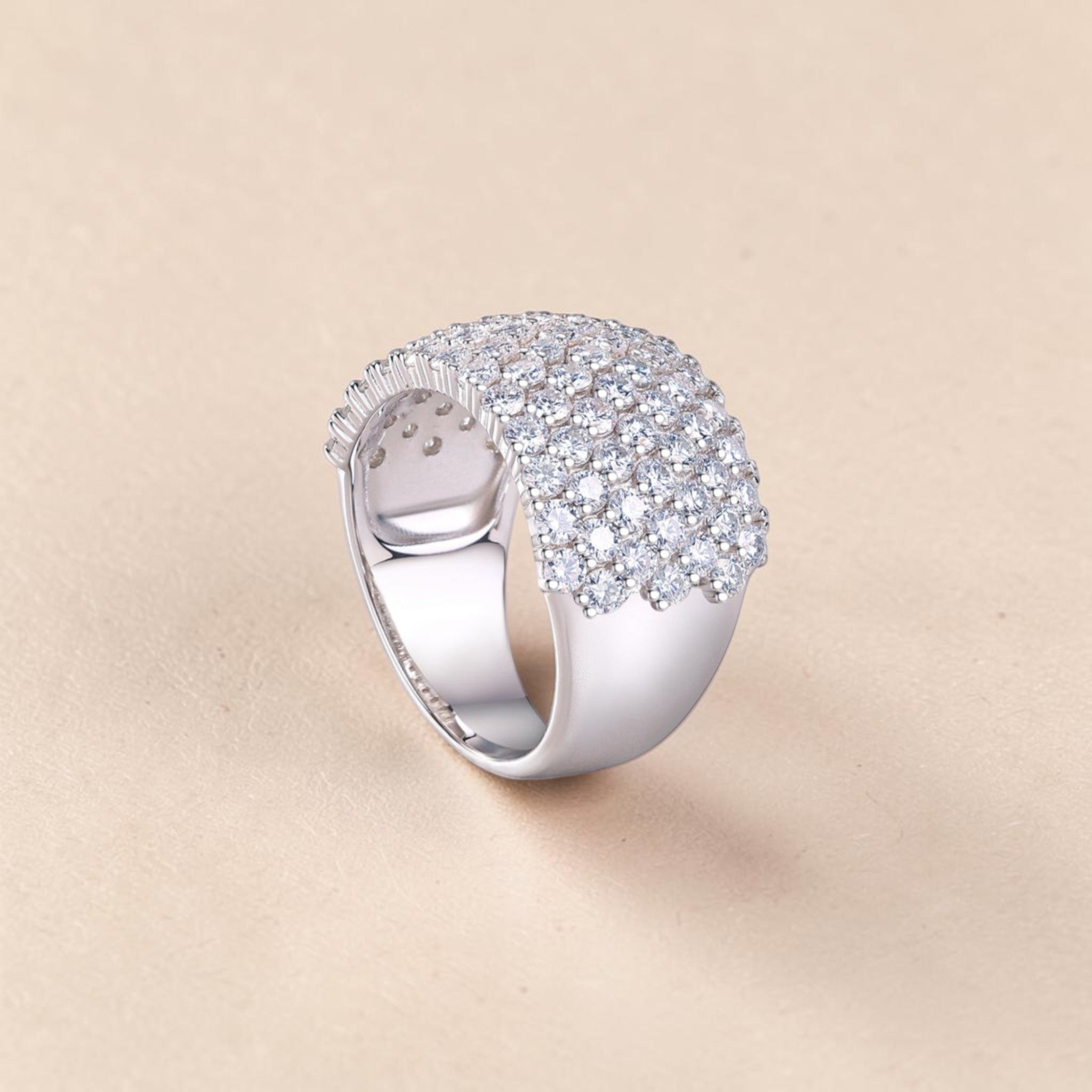 Wide band ring